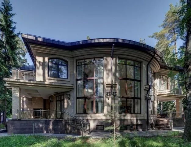 дом  в КП Резиденции Бенилюкс, 19 км от МКАД