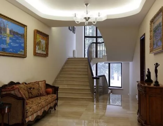 дом  в КП Резиденции Бенилюкс, 19 км от МКАД