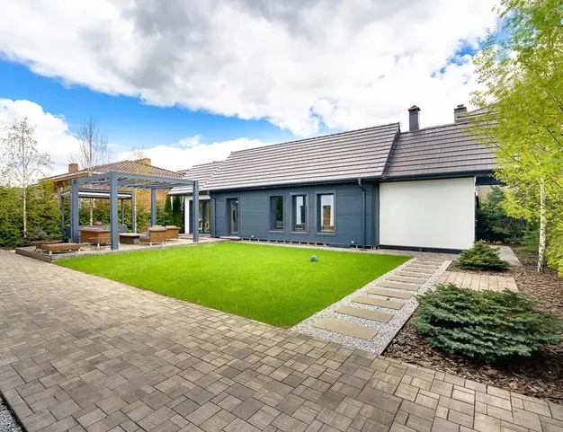 дом  в КП Монтевиль, 23 км от МКАД