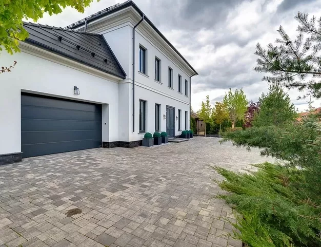 дом  в КП Монтевиль, 23 км от МКАД