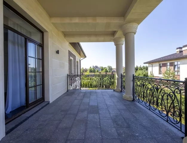 дом  в КП Монтевиль, 23 км от МКАД