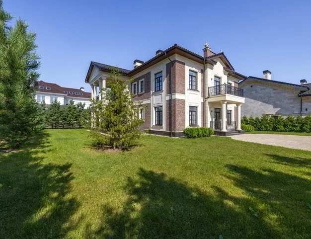 дом  в КП Монтевиль, 23 км от МКАД