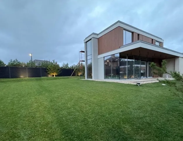 дом  в КП Заречный, 18 км от МКАД