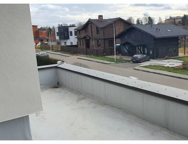 дом  в КП Лес и река, 14 км от МКАД
