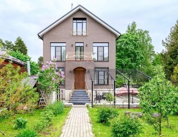 дом  в КП Немчиновка, 1 км от МКАД