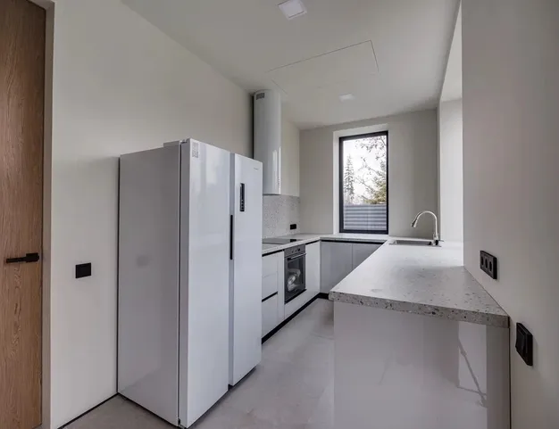 дом  в КП Зеленая Роща-1, 35 км от МКАД