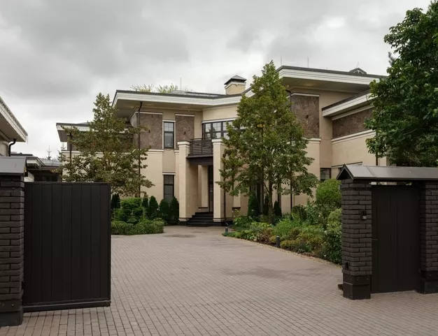 дом  в КП Никольская Слобода, 9 км от МКАД