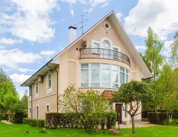 дом  в КП Петровский, 13 км от МКАД