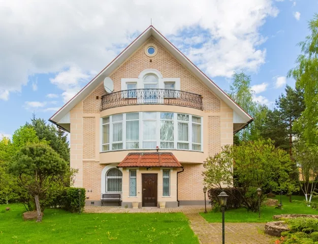 дом  в КП Петровский, 13 км от МКАД