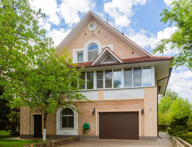 дом  в КП Петровский, 13 км от МКАД