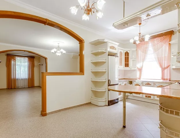 дом  в КП Петровский, 13 км от МКАД