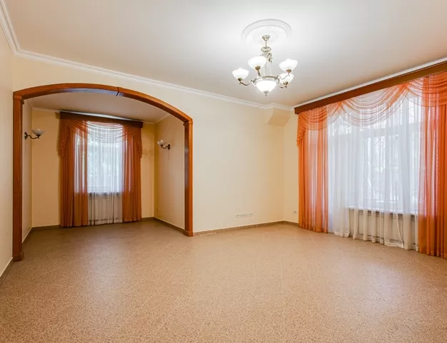 дом  в КП Петровский, 13 км от МКАД