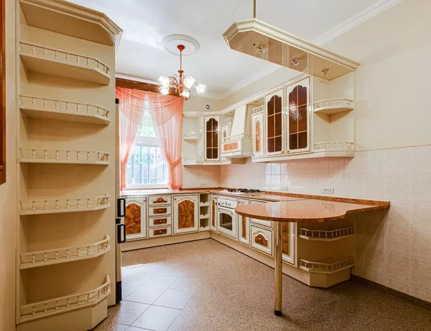 дом  в КП Петровский, 13 км от МКАД