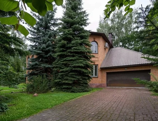 дом  в КП Глухово, 10 км от МКАД