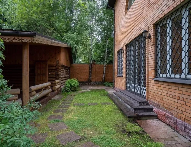 дом  в КП Глухово, 10 км от МКАД