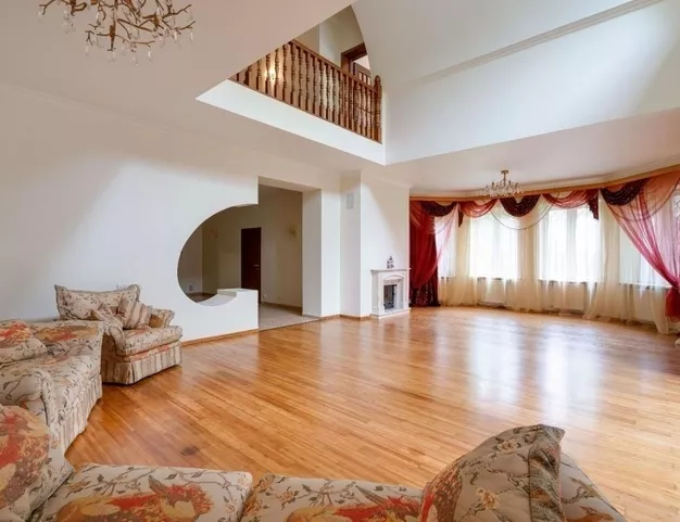 дом  в КП Глухово, 10 км от МКАД