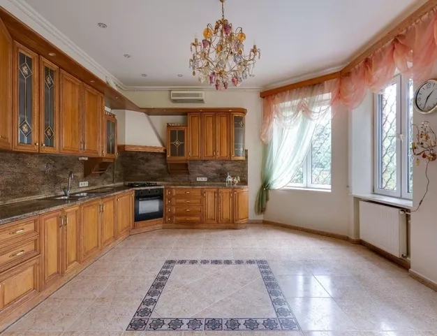 дом  в КП Глухово, 10 км от МКАД