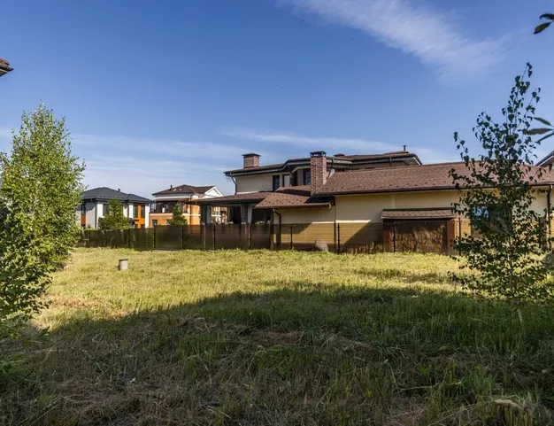 дом  в КП Новорижский, 19 км от МКАД