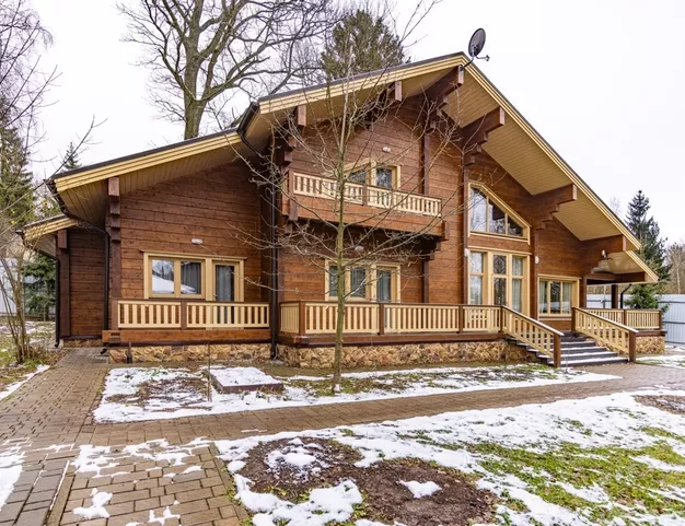 дом  в КП Дубки, 13 км от МКАД