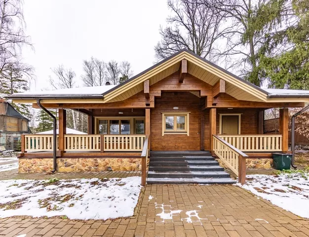 дом  в КП Дубки, 13 км от МКАД