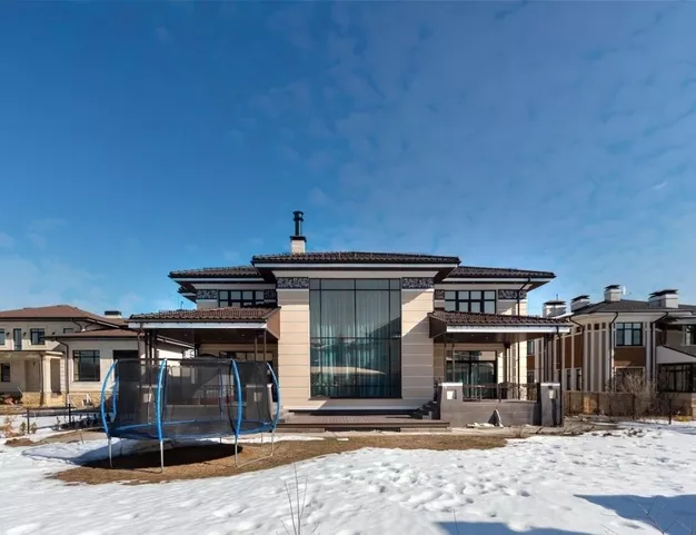 дом  в КП Новорижский, 19 км от МКАД