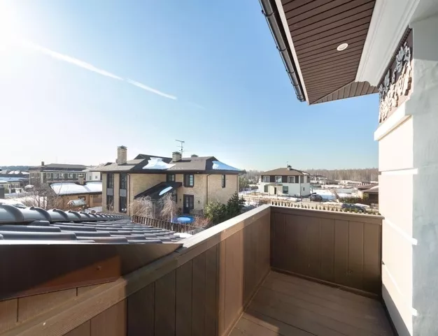 дом  в КП Новорижский, 19 км от МКАД