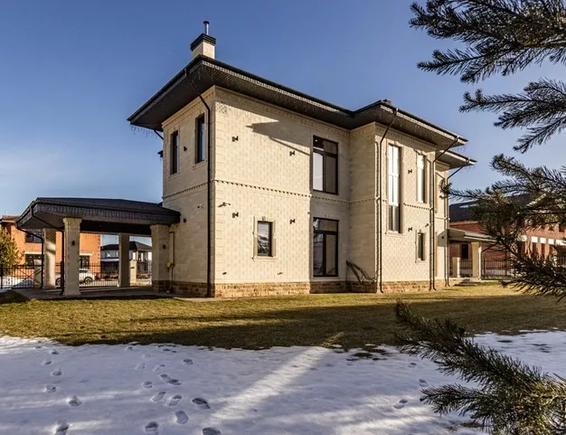 дом  в КП Павловы Озера, 14 км от МКАД