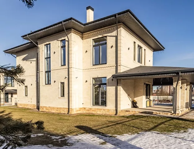 дом  в КП Павловы Озера, 14 км от МКАД