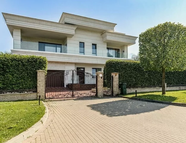 дом  в КП Ренессанс Парк, 19 км от МКАД