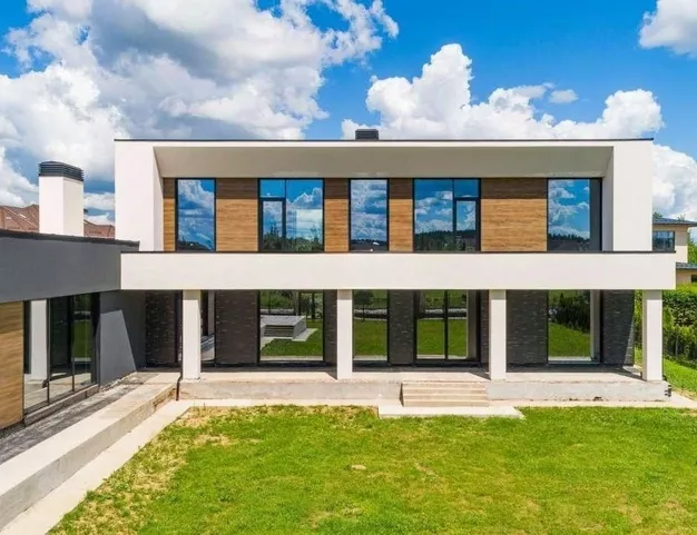 дом  в КП Миллениум Парк, 19 км от МКАД