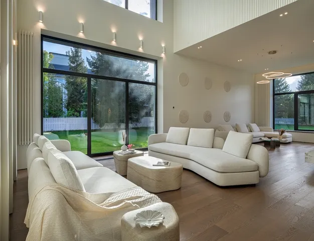 дом  в КП Резиденции Бенилюкс, 19 км от МКАД