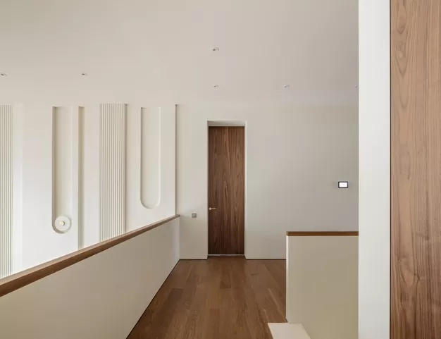 дом  в КП Резиденции Бенилюкс, 19 км от МКАД