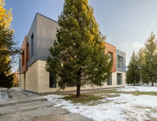 дом  в КП Резиденции Бенилюкс, 19 км от МКАД