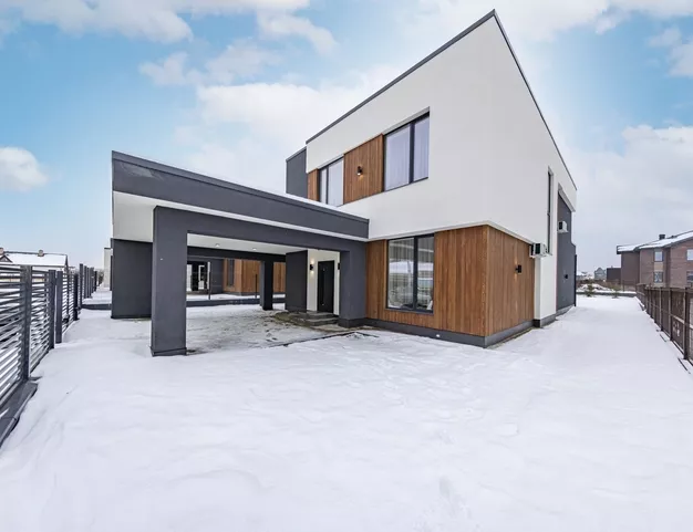 дом  в КП Новорижский, 19 км от МКАД