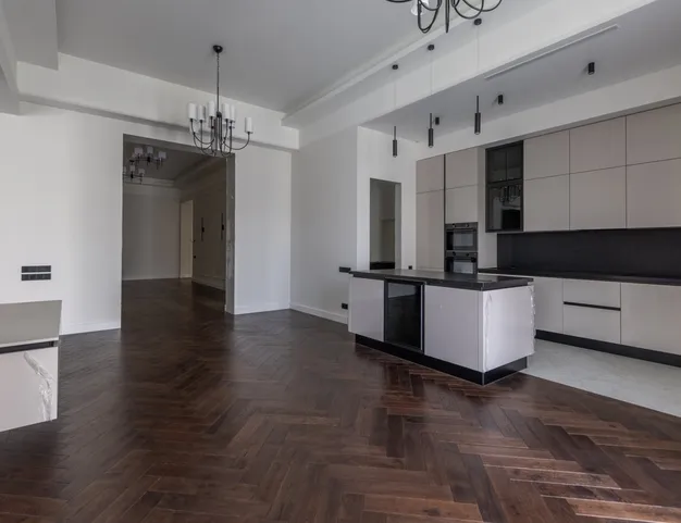 дом  в КП Петровский, 13 км от МКАД