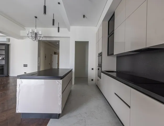 дом  в КП Петровский, 13 км от МКАД