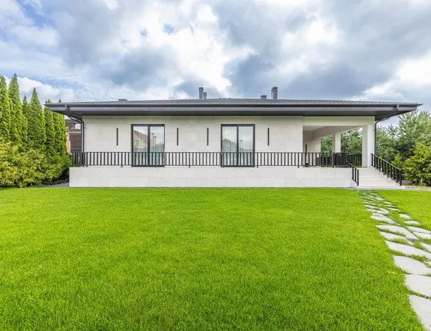 дом  в КП Петровский, 13 км от МКАД