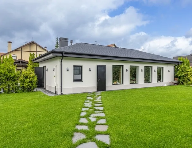 дом  в КП Петровский, 13 км от МКАД