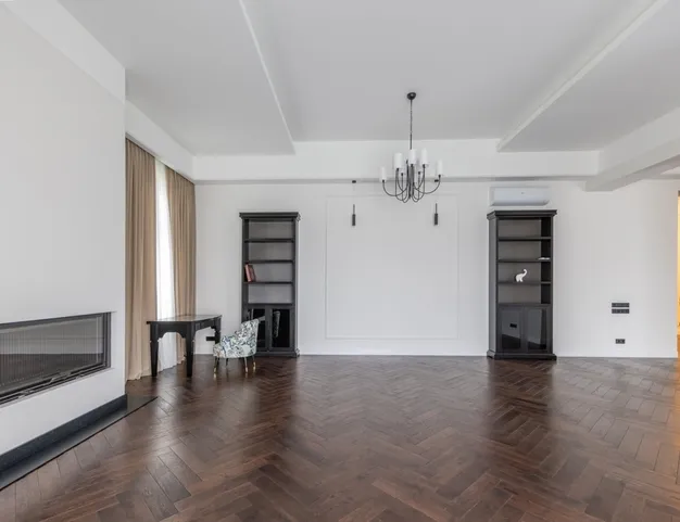 дом  в КП Петровский, 13 км от МКАД