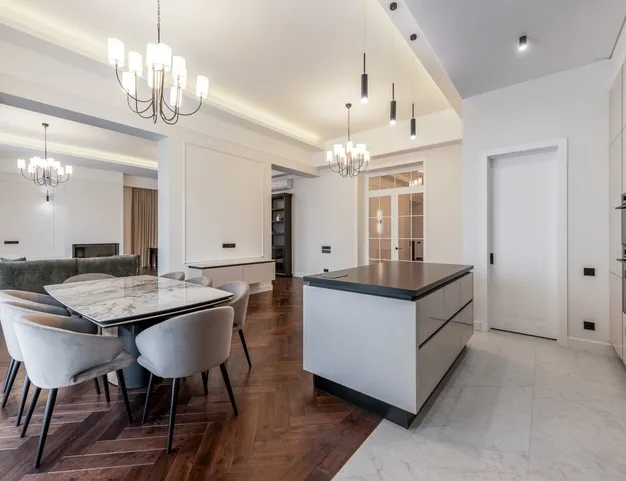 дом  в КП Петровский, 13 км от МКАД