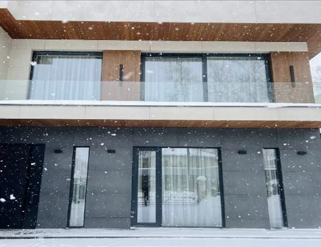 дом  в КП Монтевиль, 23 км от МКАД