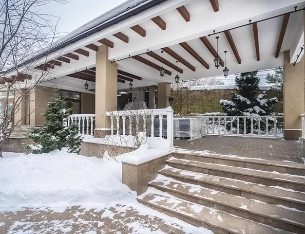 дом  в КП Новахово, 14 км от МКАД