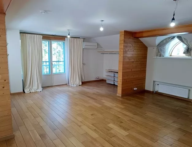 дом  в КП Серебряный Бор, 1 км от МКАД