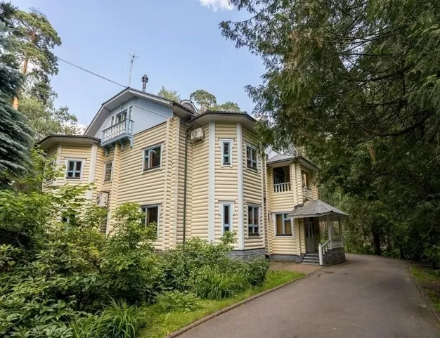 дом  в КП Серебряный Бор, 1 км от МКАД