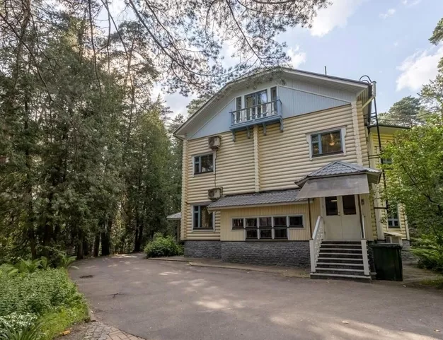 дом  в КП Серебряный Бор, 1 км от МКАД