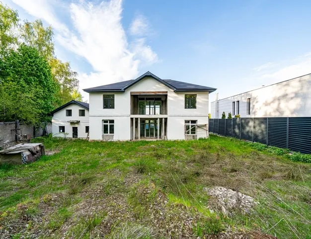 дом  в КП Заря, 16 км от МКАД