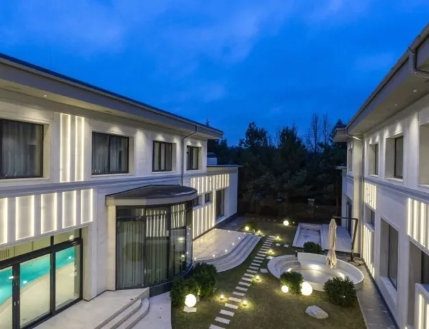 дом  в КП Речной, 4 км от МКАД