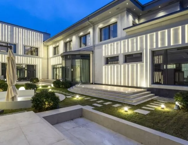 дом  в КП Речной, 4 км от МКАД