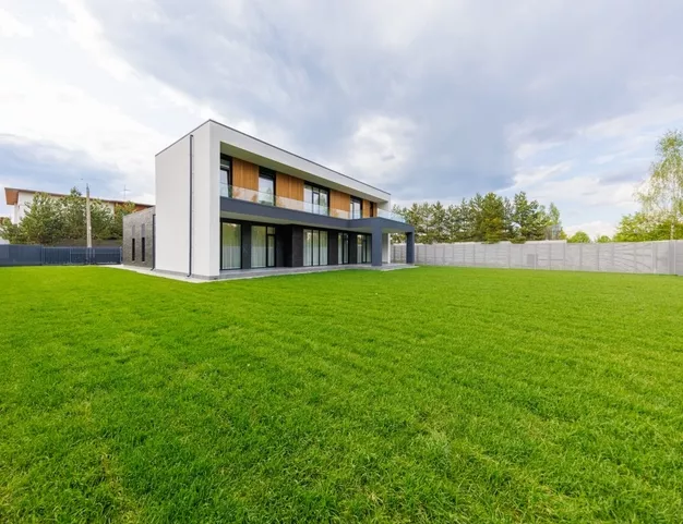 дом  в КП Заря, 16 км от МКАД