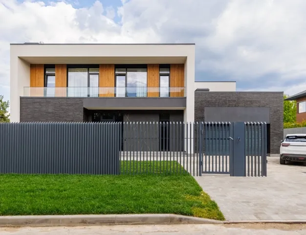 дом  в КП Заря, 16 км от МКАД